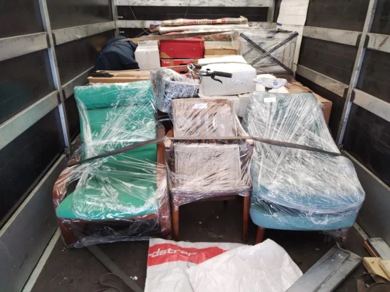 VANonsite student removals with securely wrapped furniture and boxes loaded for transport